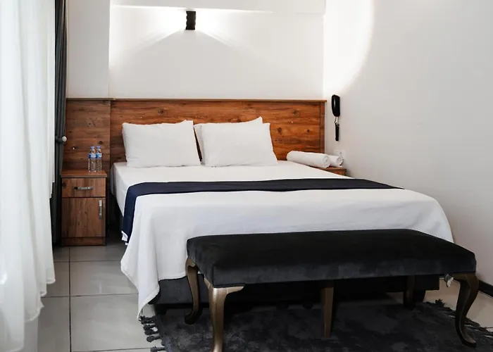 酒店 The Balo Pera 3*