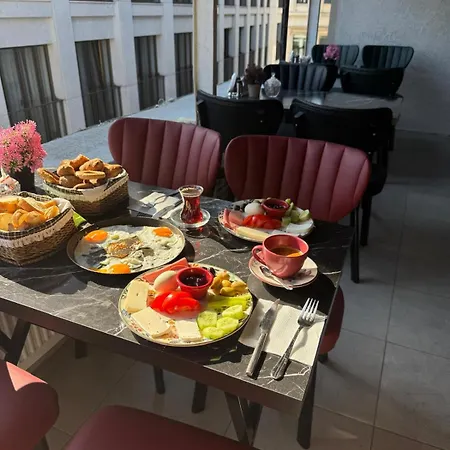 Hotel The Balo Pera 3*